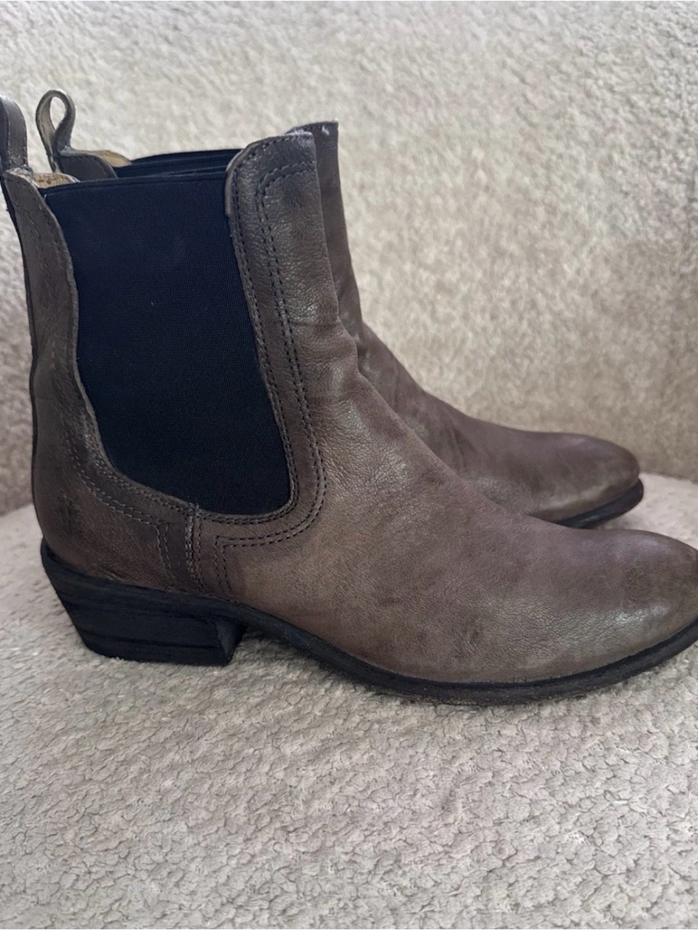 Frye Chelsea Ankle Boots Taupe Leather Pull On Women’s Size 7B Made In Mexico